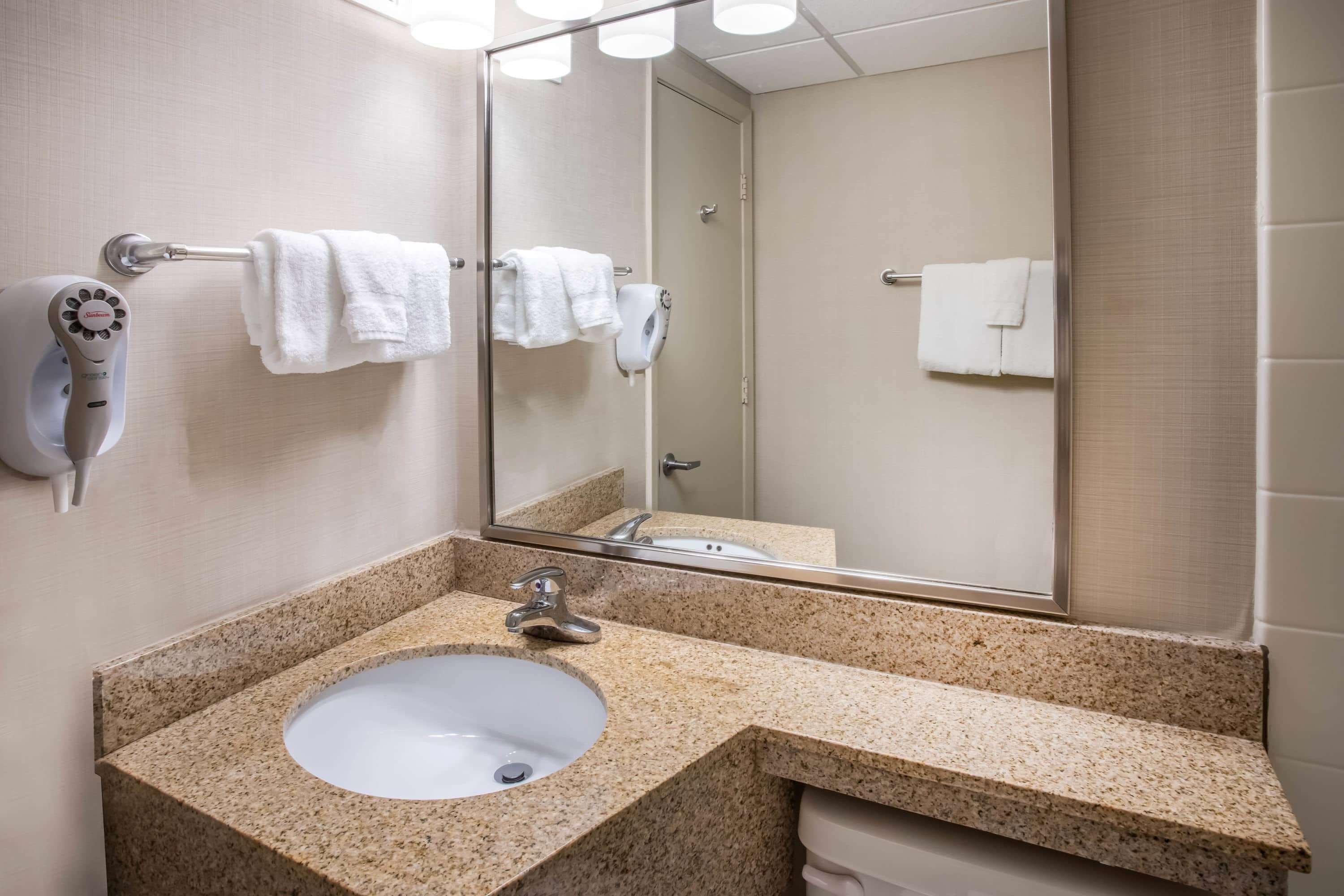 Days Inn & Suites By Wyndham Duluth By The Mall Zewnętrze zdjęcie