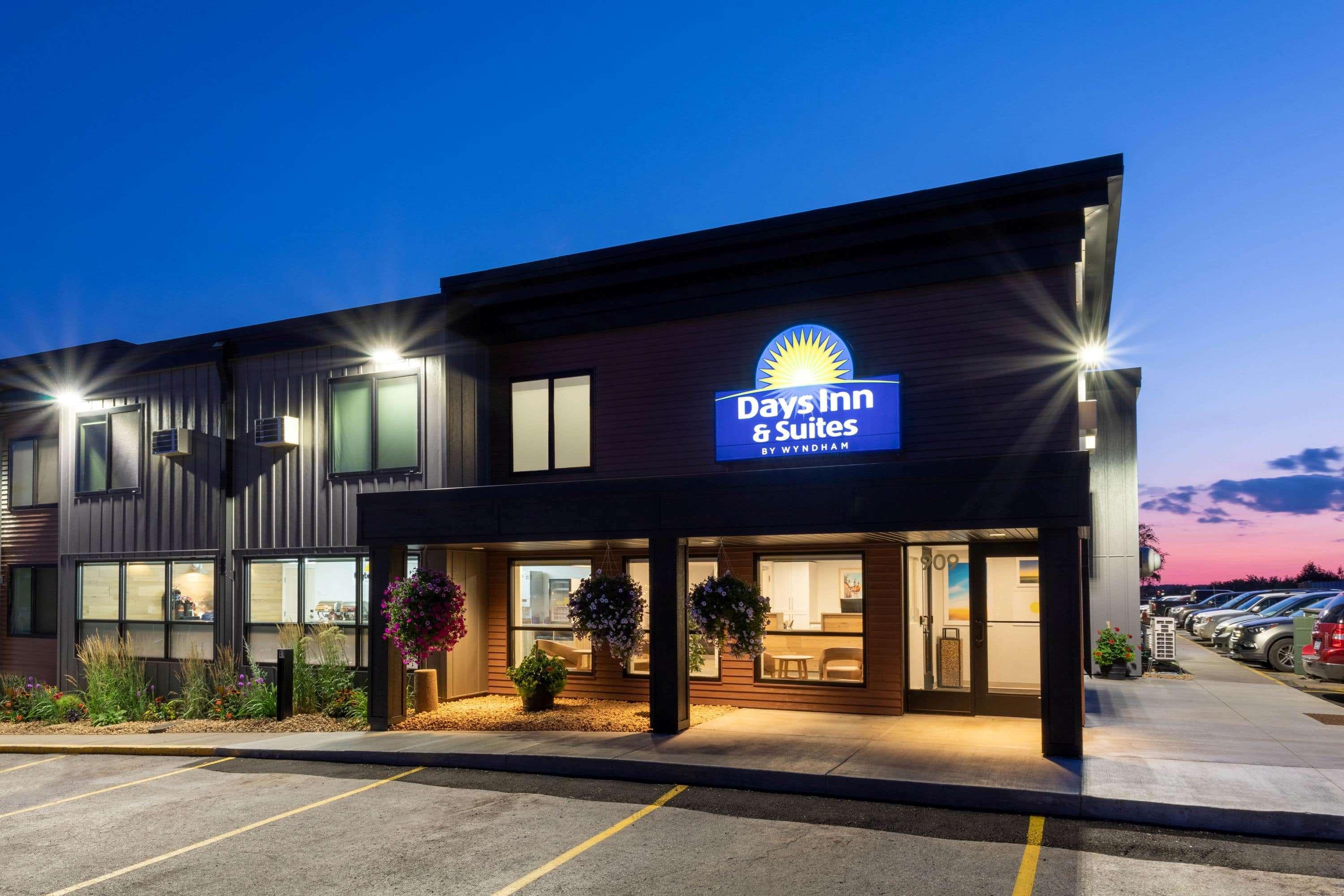 Days Inn & Suites By Wyndham Duluth By The Mall Zewnętrze zdjęcie