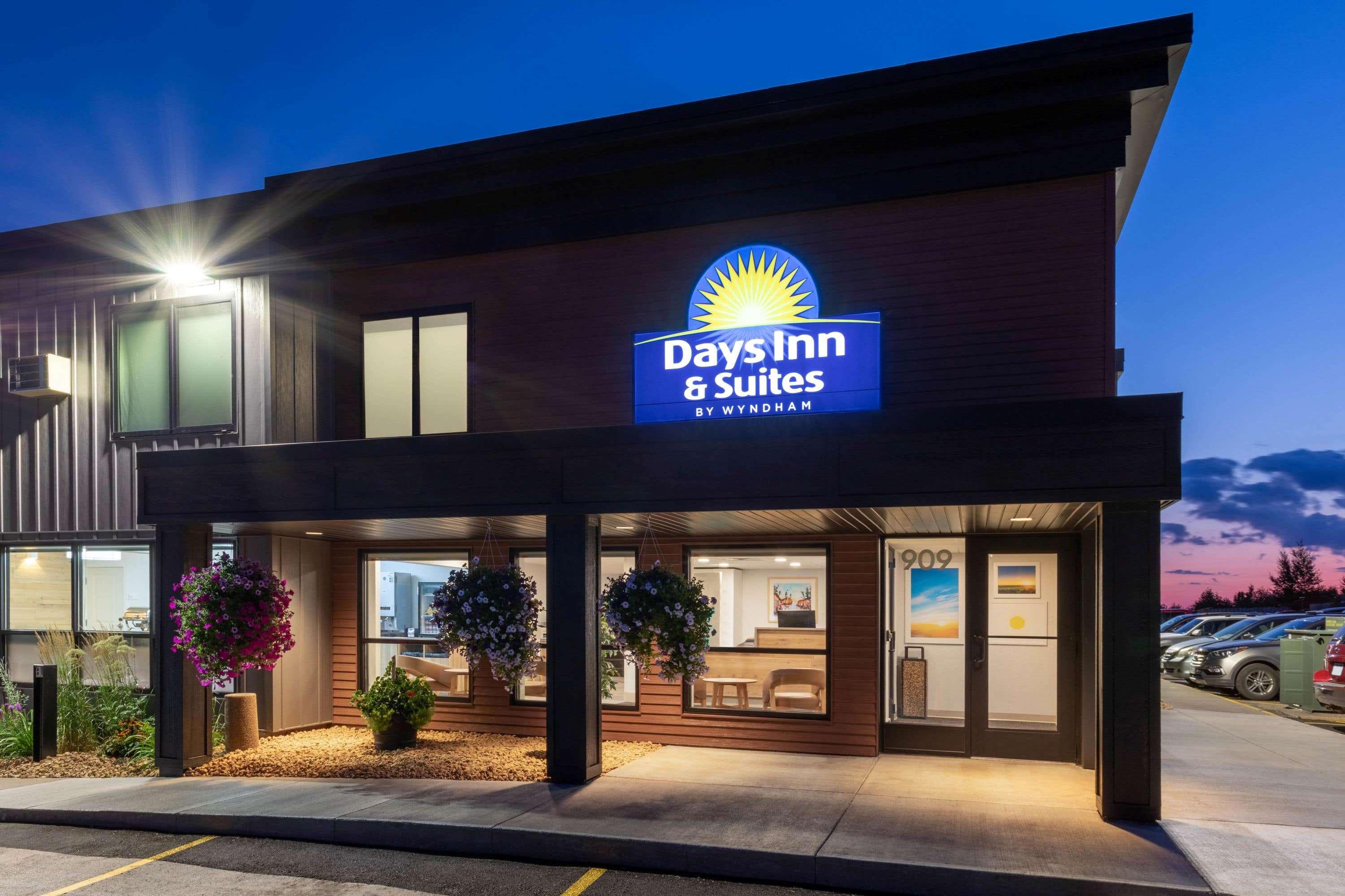 Days Inn & Suites By Wyndham Duluth By The Mall Zewnętrze zdjęcie