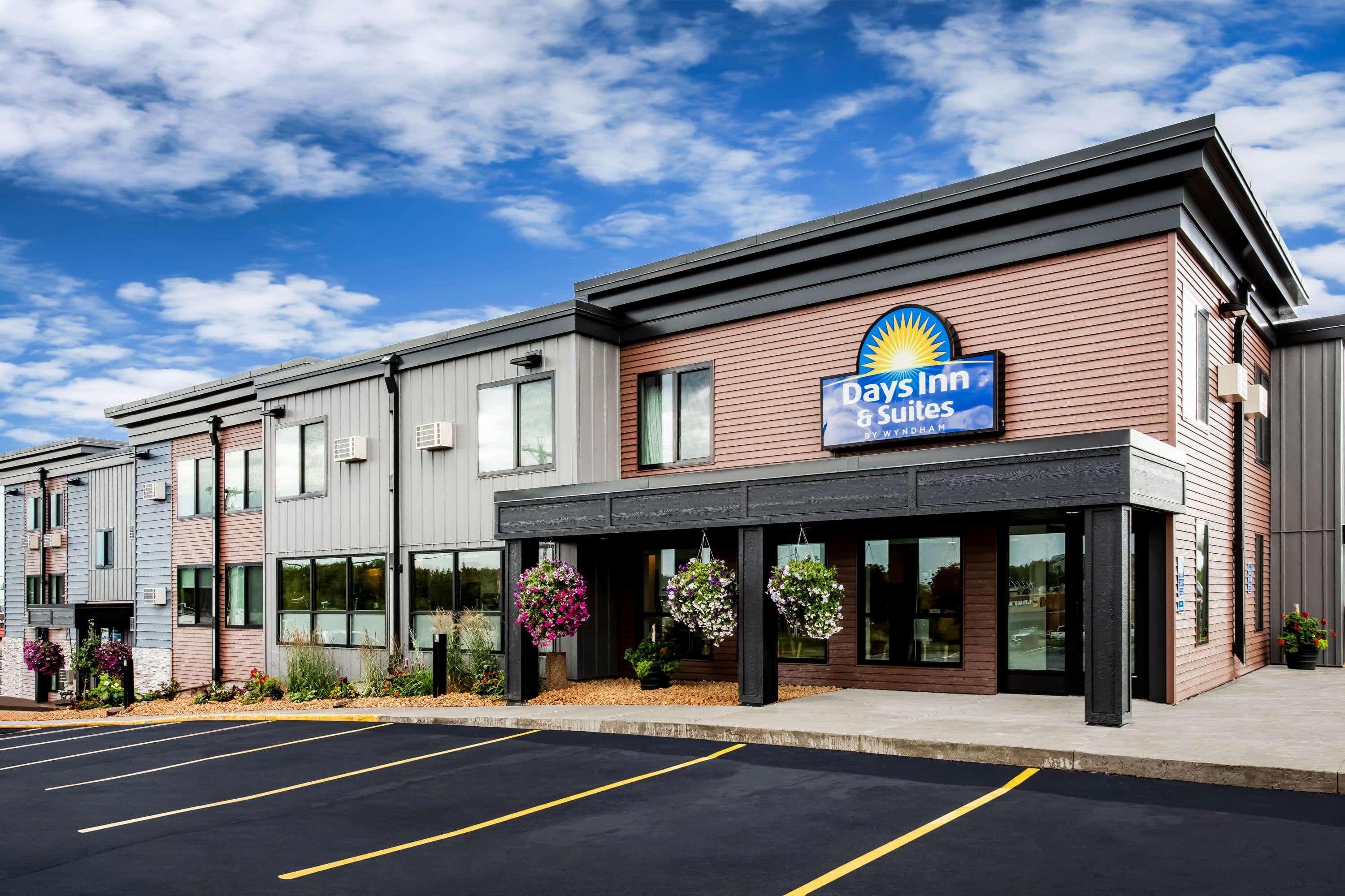 Days Inn & Suites By Wyndham Duluth By The Mall Zewnętrze zdjęcie
