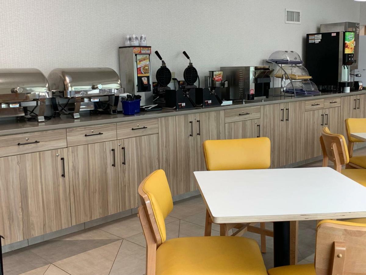 Days Inn & Suites By Wyndham Duluth By The Mall Zewnętrze zdjęcie